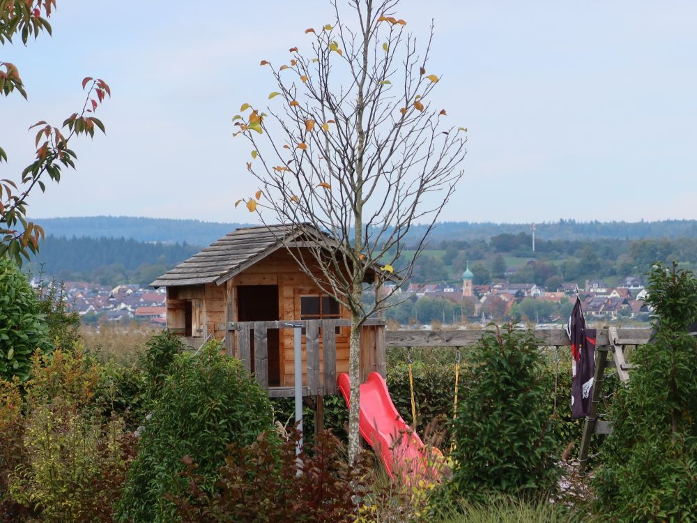 Hütte mit Allensbach in Hintergrund