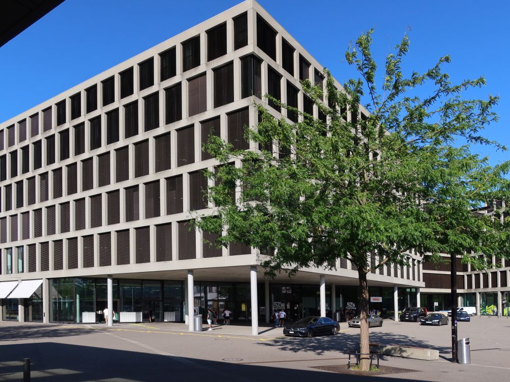 Gebäude an der Bahnhofstrasse