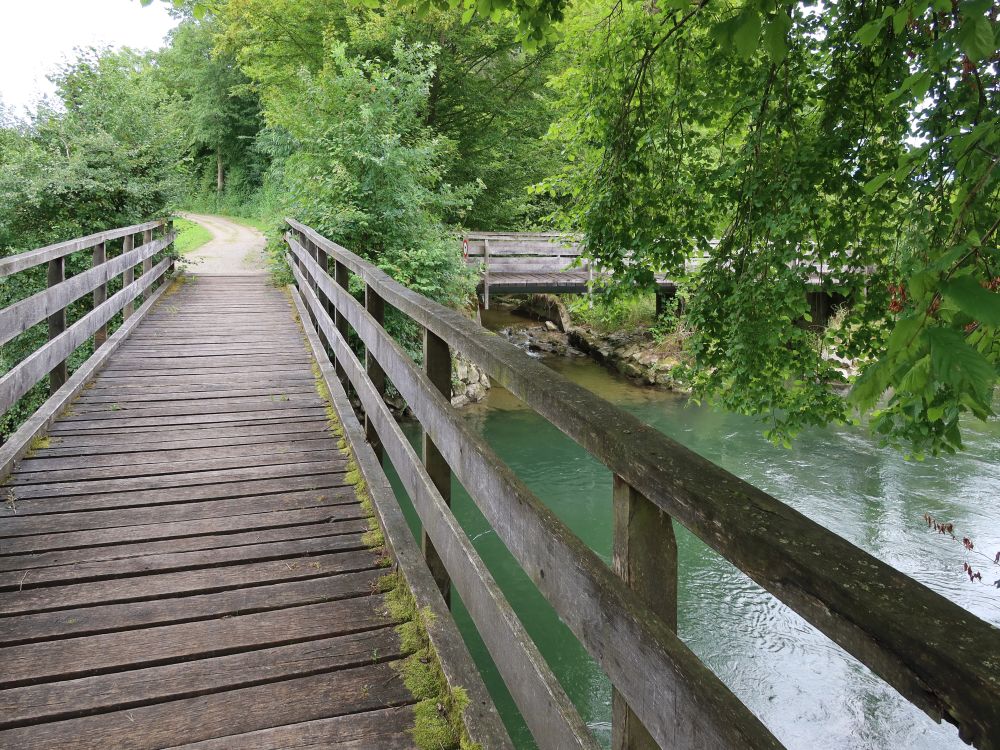 Holzsteg über die Lorze