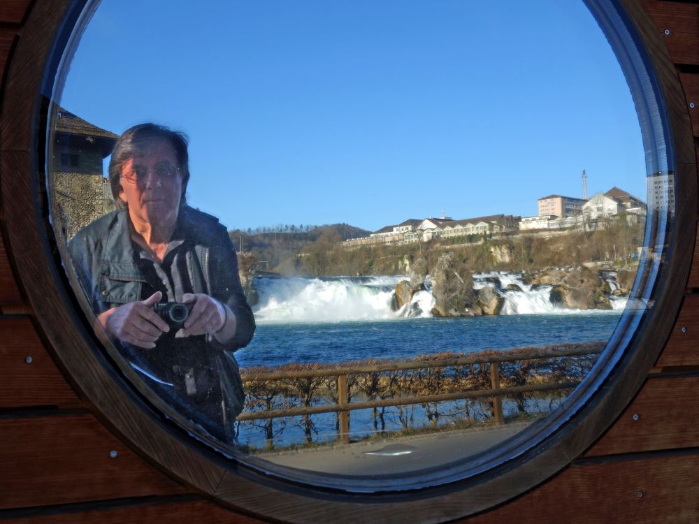 Rheinfall im Spiegel