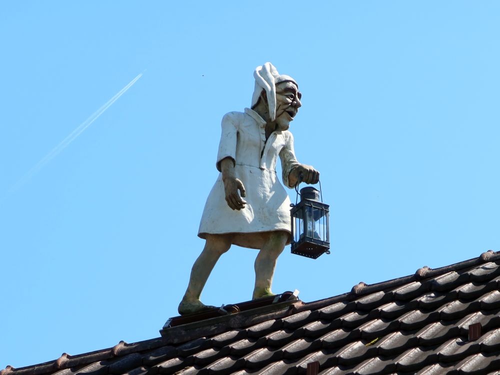 Laternenmann auf dem Dach