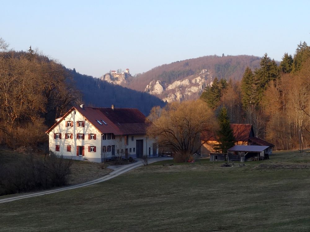 Scheuerlehof und Schloss Bronnen