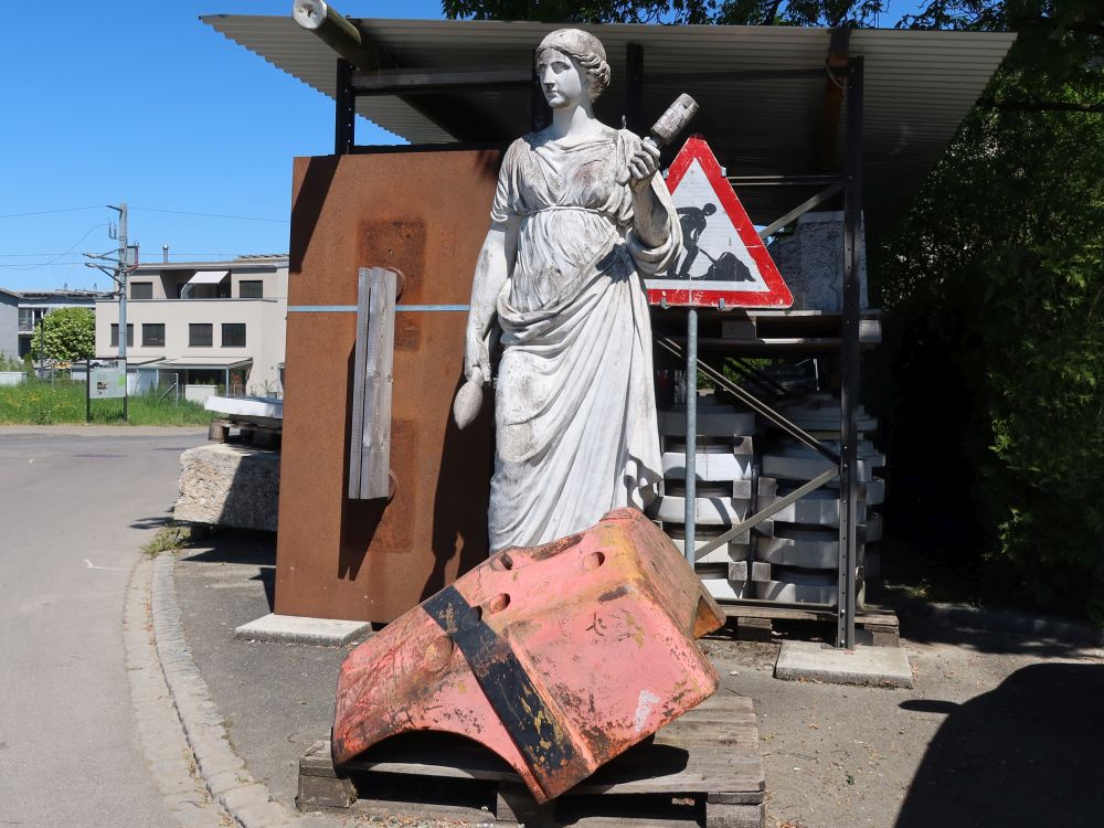 Statue einer griechischen Göttin