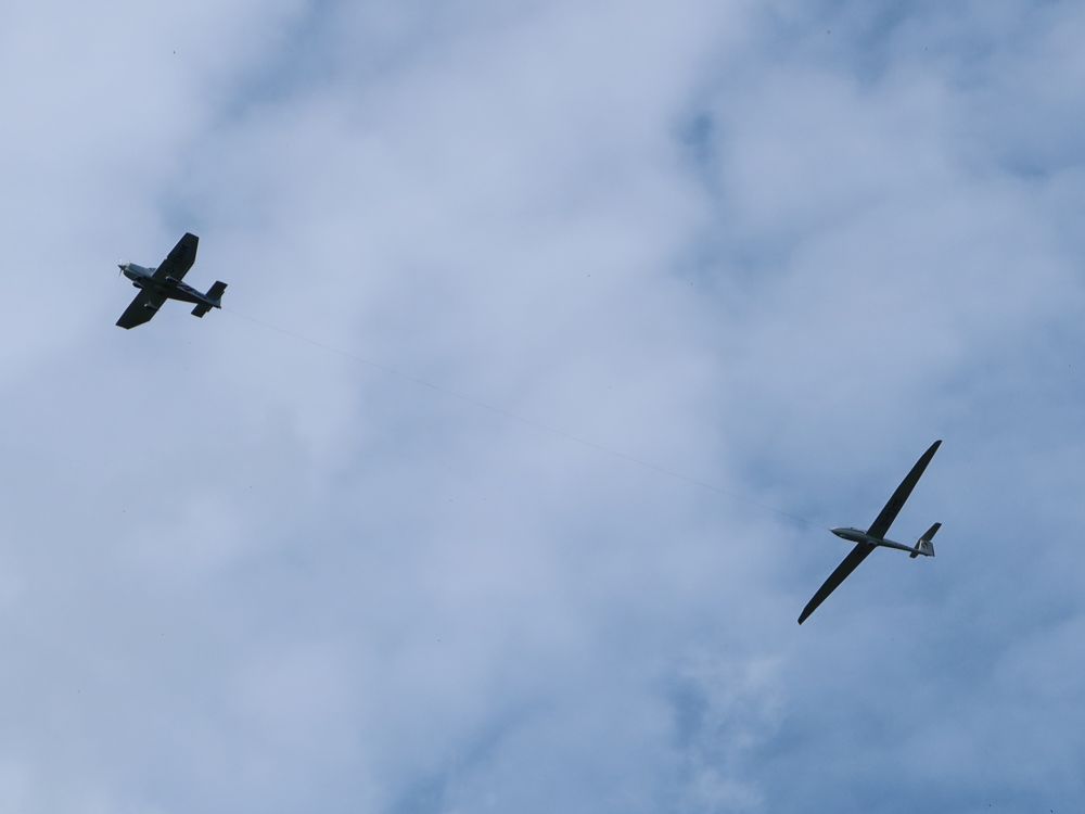 Segelflugzeug im Schlepptau