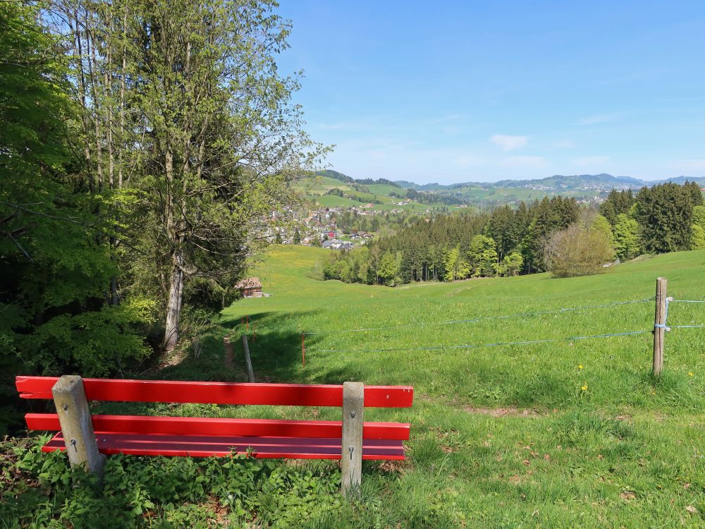 Sitzbank mit Blick Richtung Waldstatt