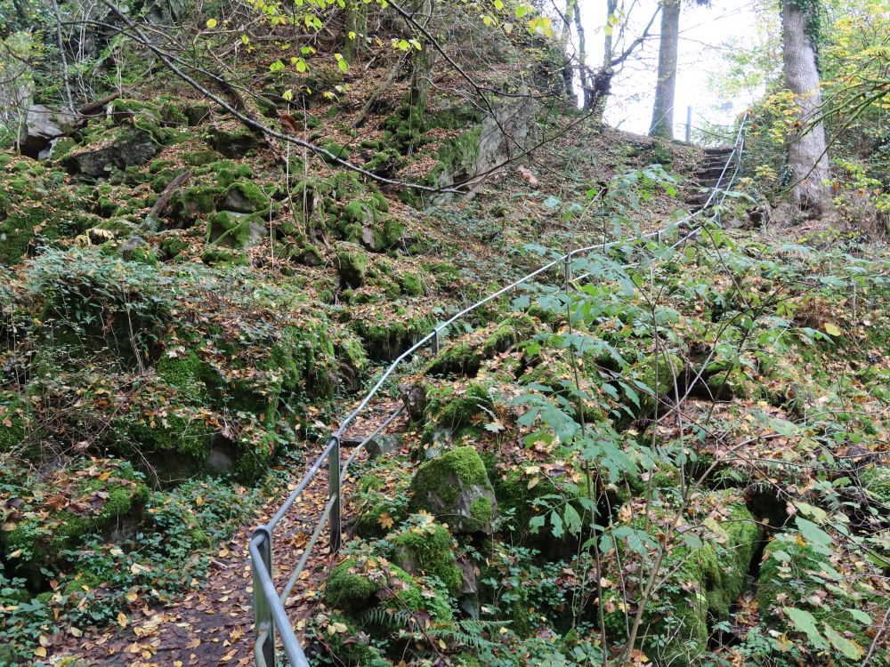 Treppe zur Burgruine