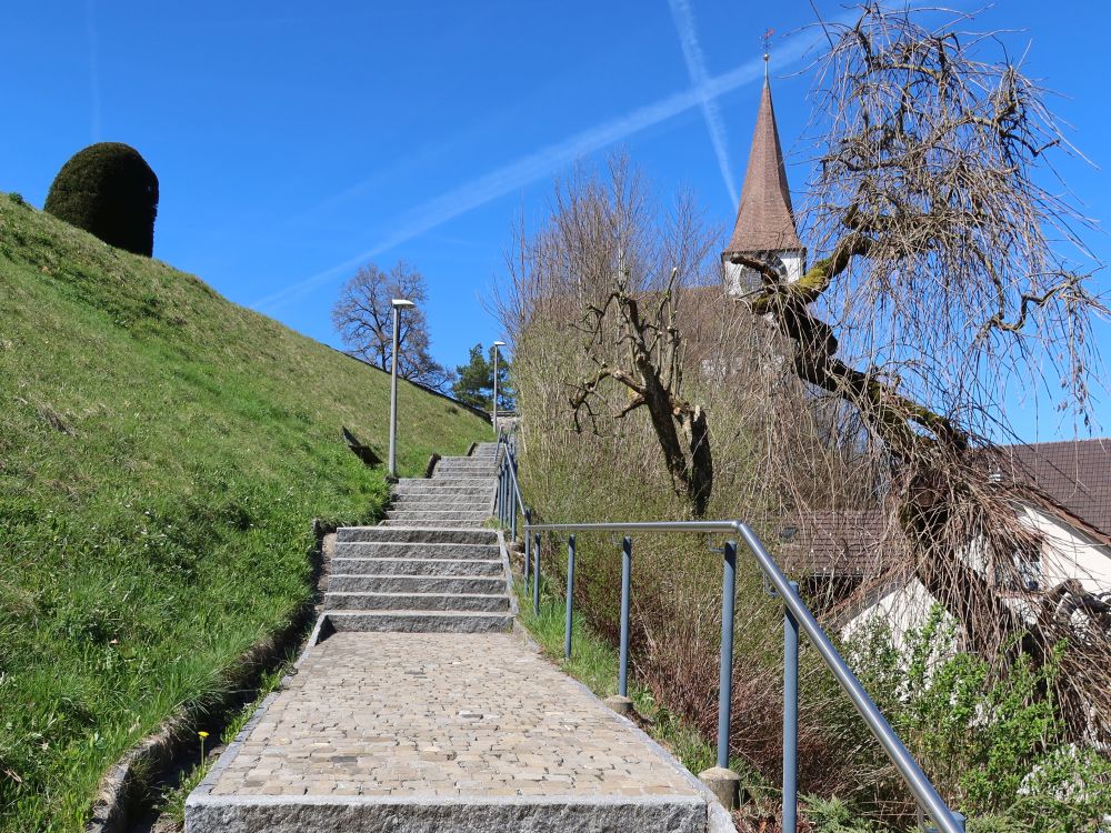 Treppe zur Kirche