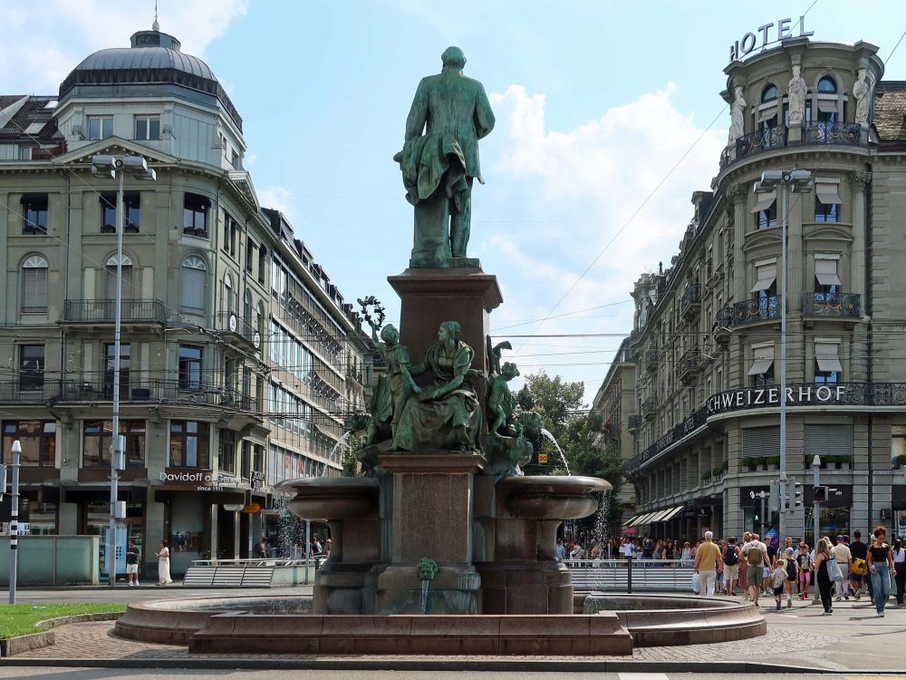 Brunnen am Bahnhof