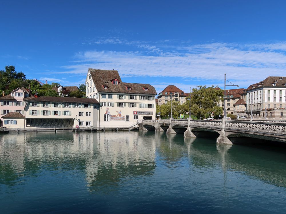 Schweizer  Heimatwerk und Rudolf-Brun-Brücke